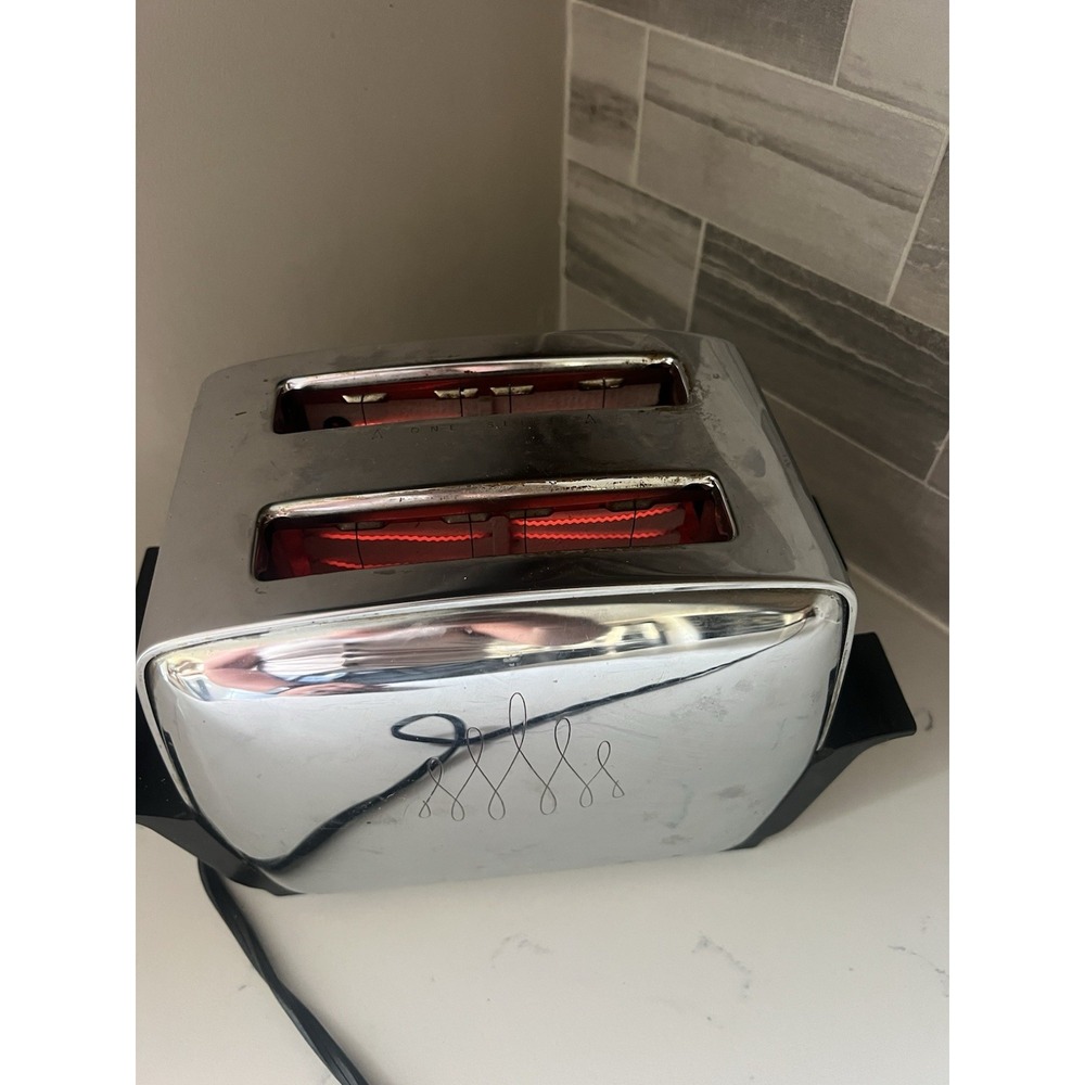 Lady Susan 51961 Toaster Vintage Art Deco Chrome MCM Mirrored